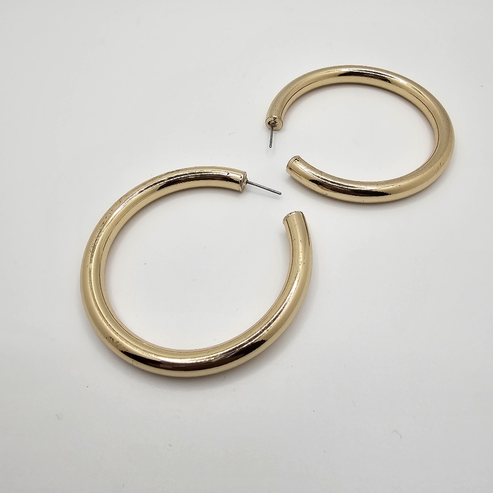 Womens Fashion Costume Jewelry Thick Gold 2" Hoop Earrings 90s Retro Fashion - Picture 7 of 10